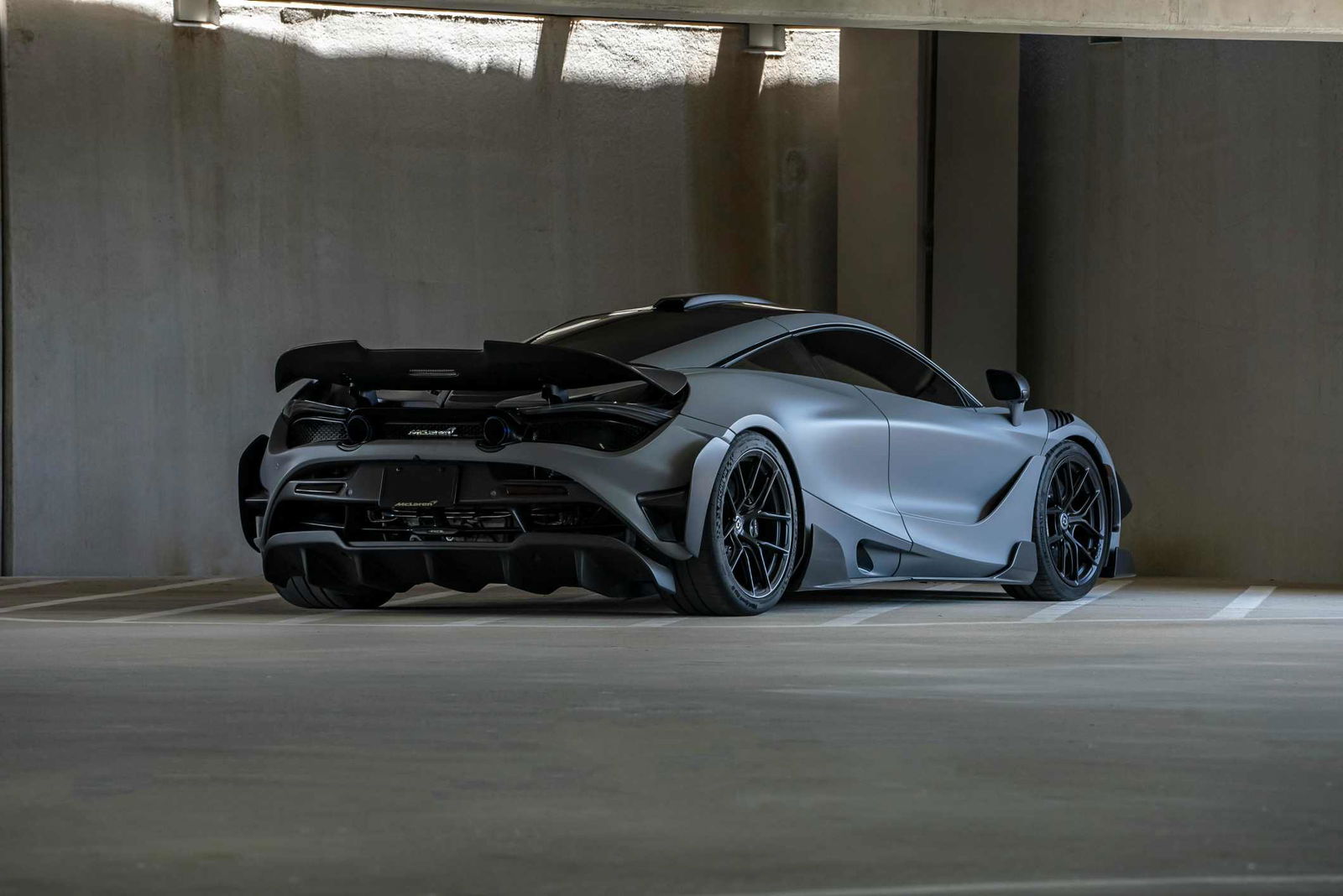 Mclaren 720S Basic 2020 rental dubai