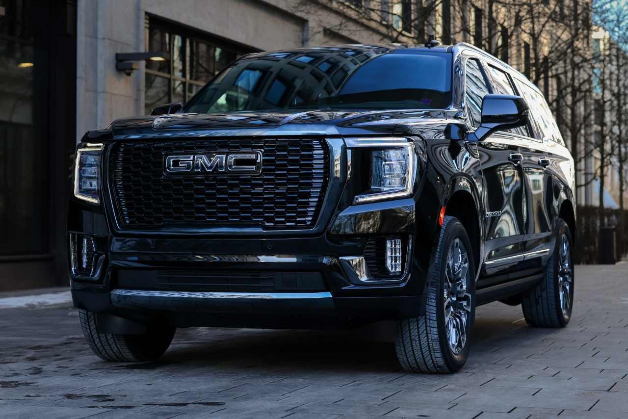 GMC Yukon Basic 2021 rental dubai